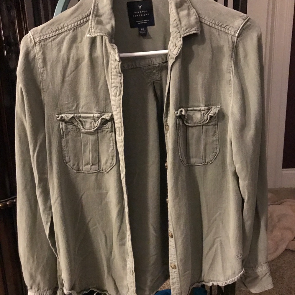 Gorgeous army colored longe sleeve button up